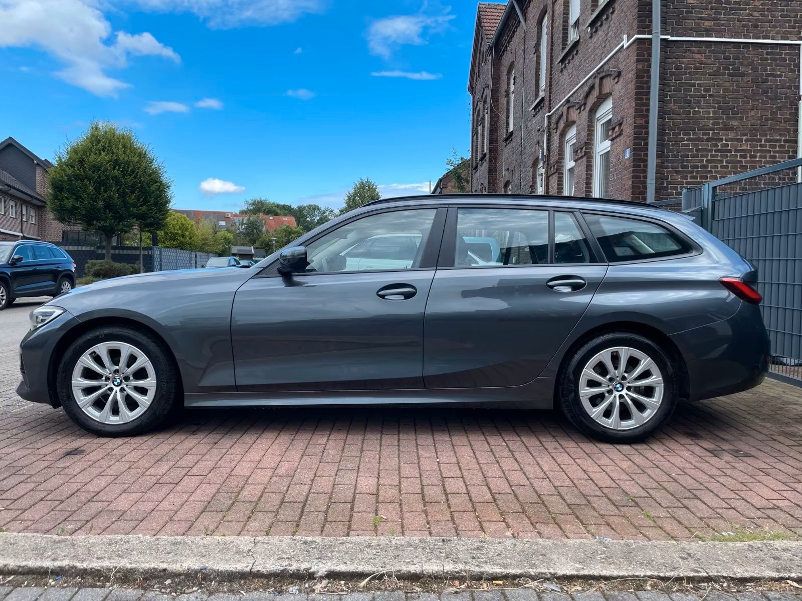 BMW BMW 318d Toruing 1.Hand Checkheft Automatik