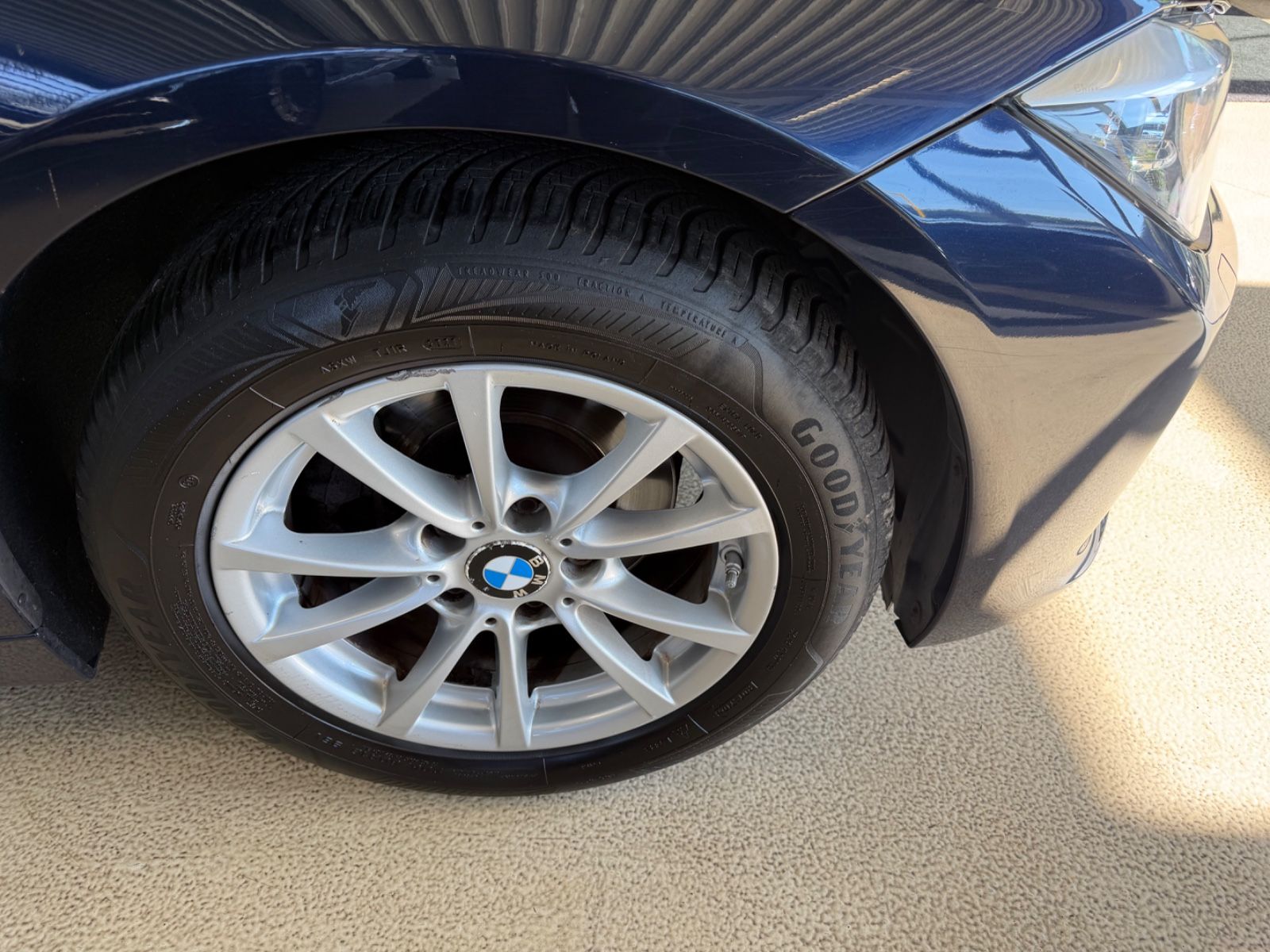 Fahrzeugabbildung BMW 318 3 Touring 318 d