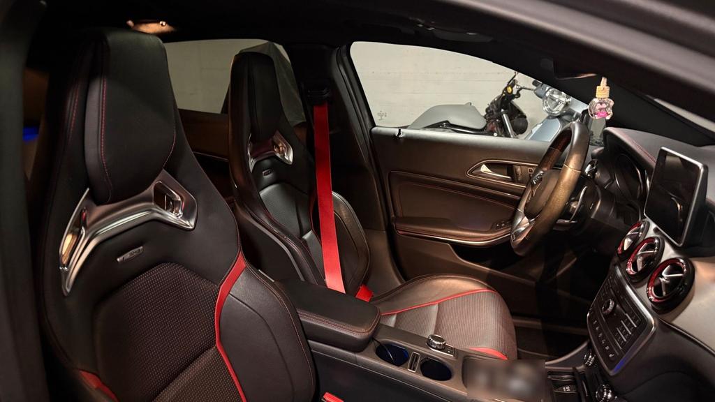 Mercedes-Benz GLA 45 AMG