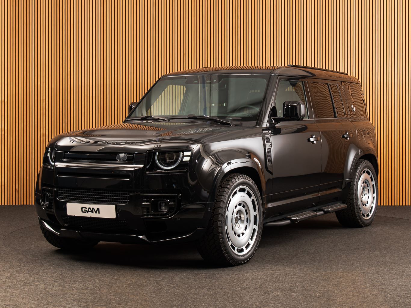 Land Rover Defender 110 X-Dynamic HSE P300e HERITAGE- 22"