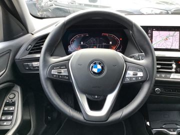 BMW 118i Sport Line DAB LED WLAN Komfortzg. PDC
