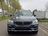 BMW X5 xDrive 45 e xLine - BMW X5: Allradantrieb