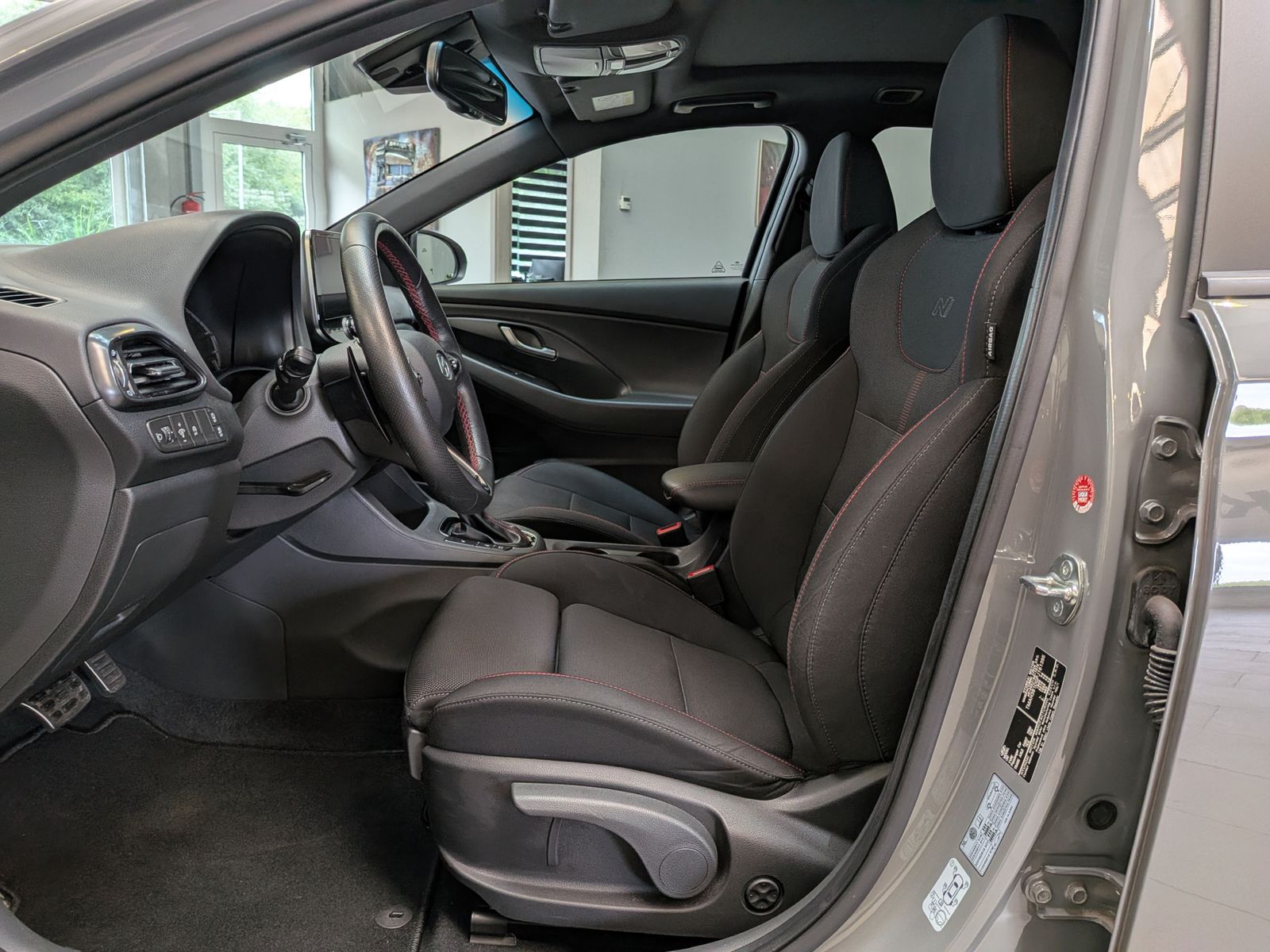 Fahrzeugabbildung Hyundai i30 1.5 N-Line LED*CARPLAY*CAM*PANO*KEYLESS*18"
