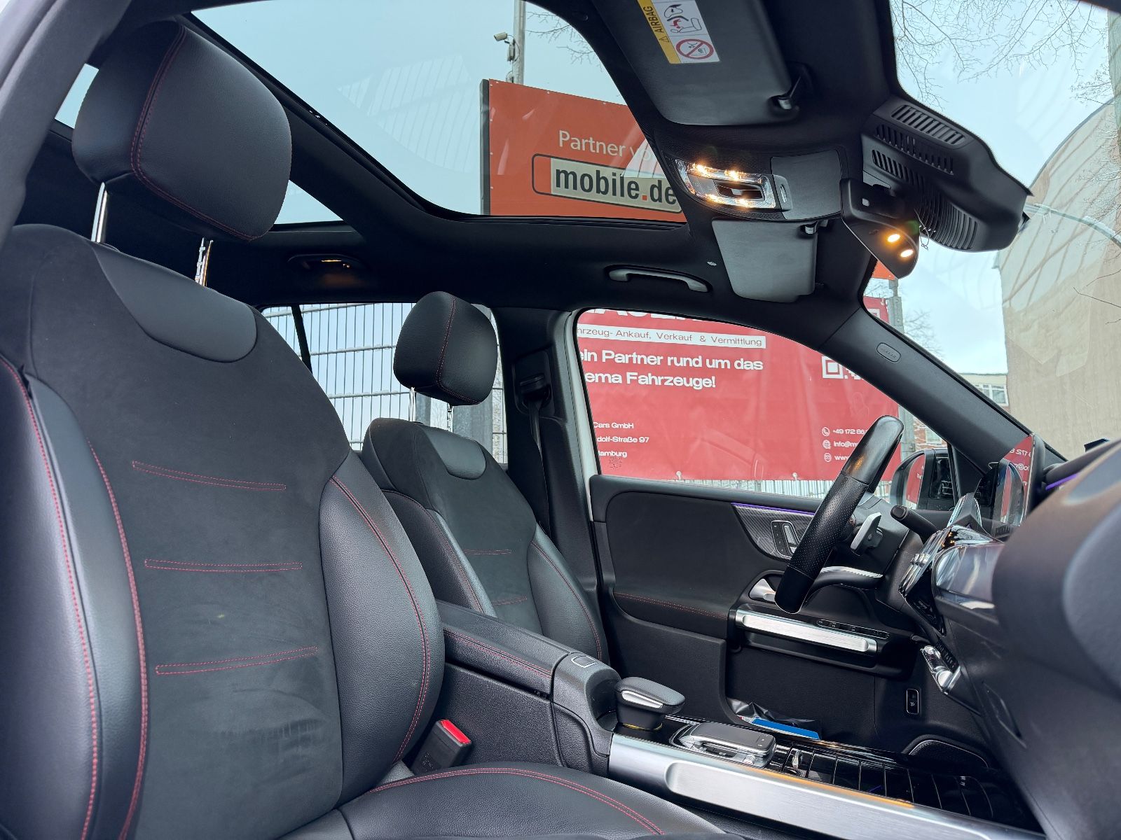 Fahrzeugabbildung Mercedes-Benz GLB 250 AMG 4Matic*PANO*MEMO*MULTIBEAM*360°KAM