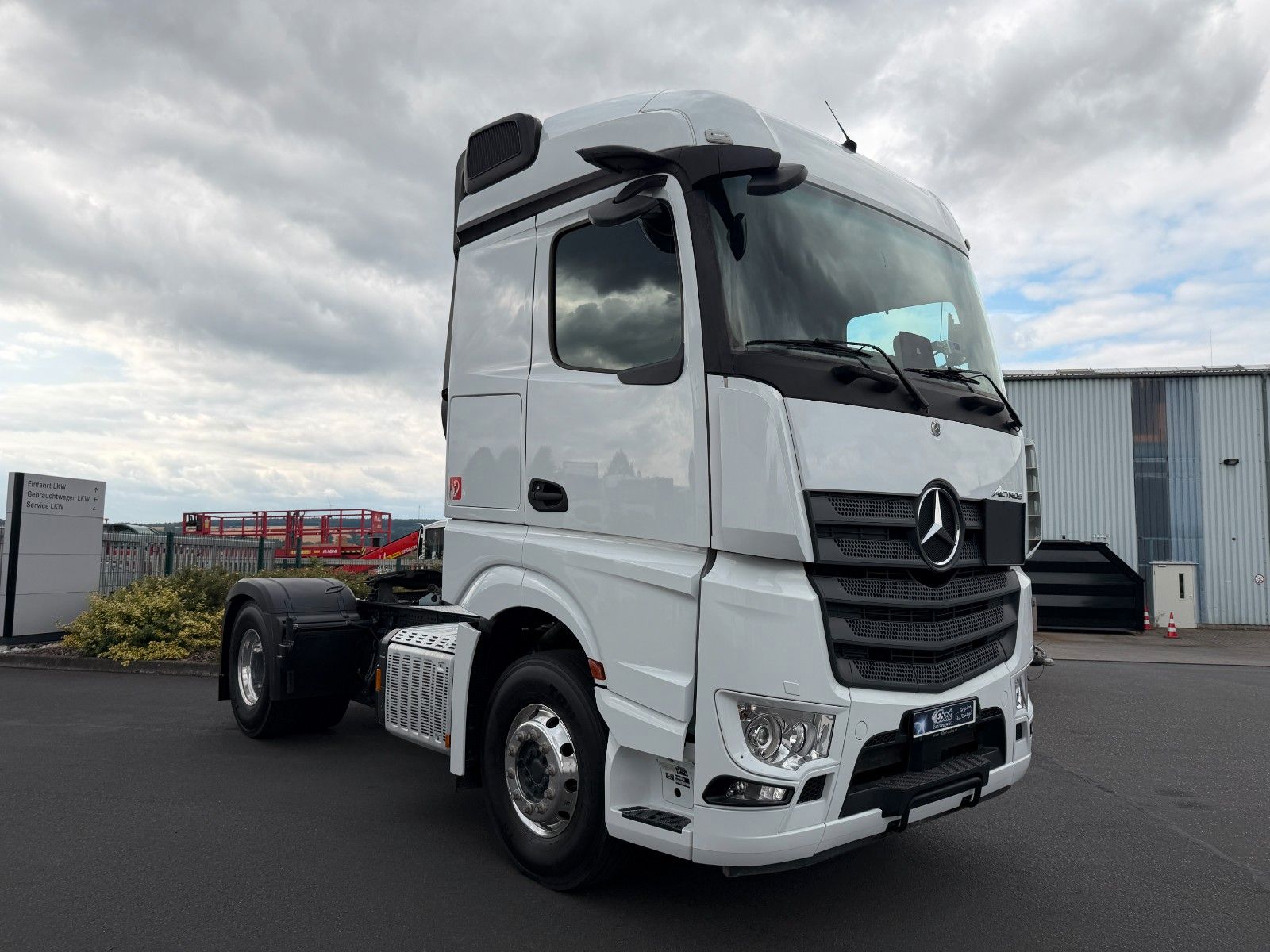 Fahrzeugabbildung Mercedes-Benz Actros 1846 LS Hydraulik, ADR, 2 x Nebenantrieb