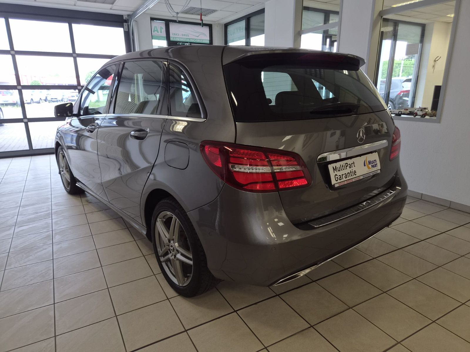 Fahrzeugabbildung Mercedes-Benz B 200 Urban Style Edition/LED/NAVI/SCHECKHEFT
