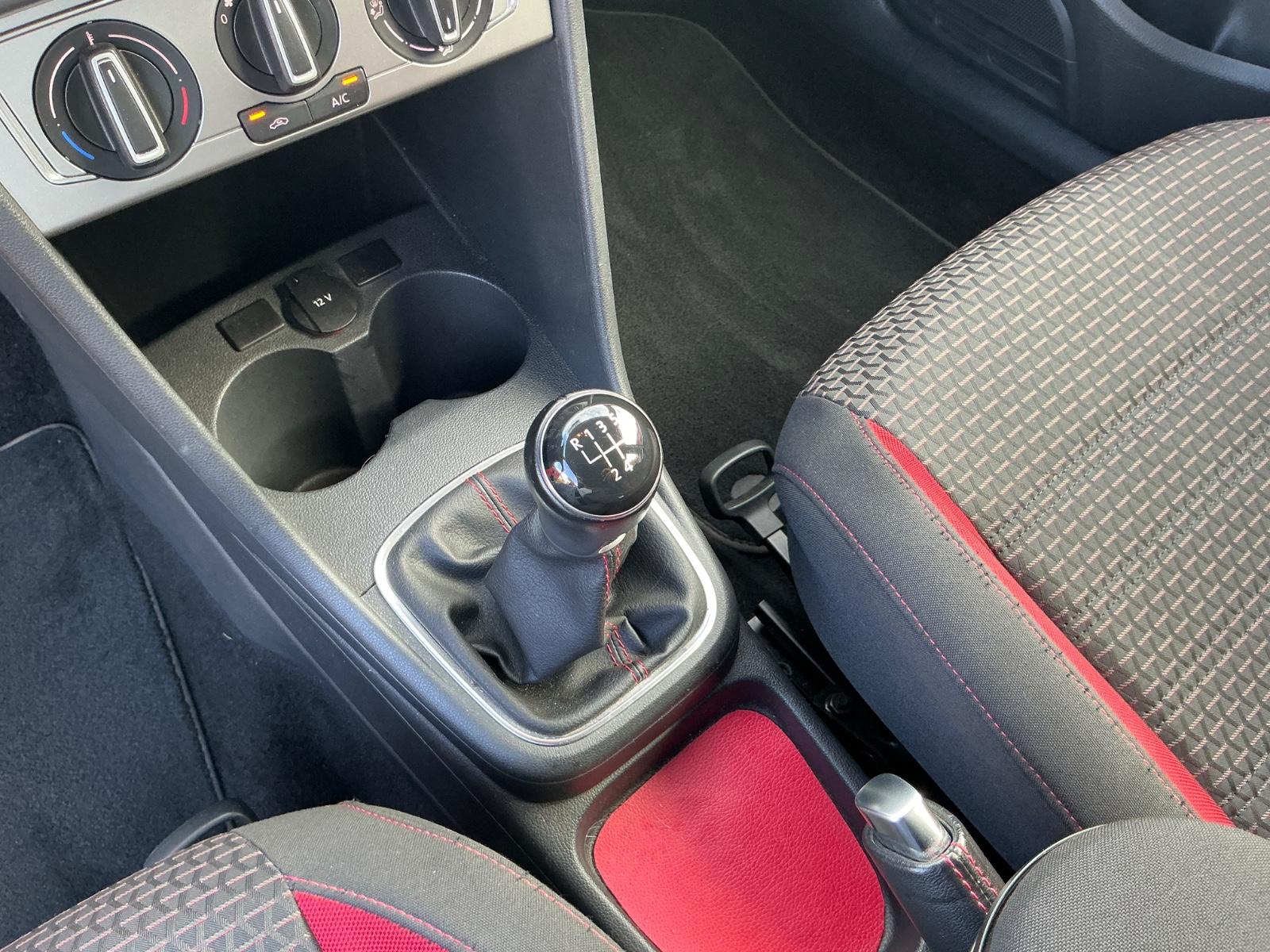 Volkswagen Polo V CrossPolo 1.2 TSI PDC AHK Allwetter