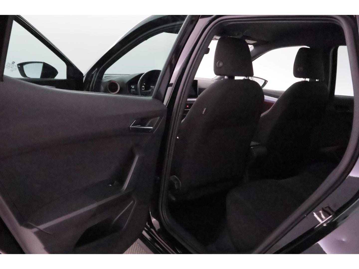 SEAT Arona 1.5TSI DSG FR+LED+NAVI+KAMERA+CARPLAY, миниатюра 16