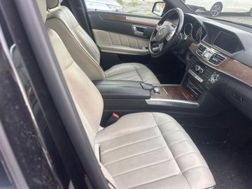 Mercedes E 250 - 11