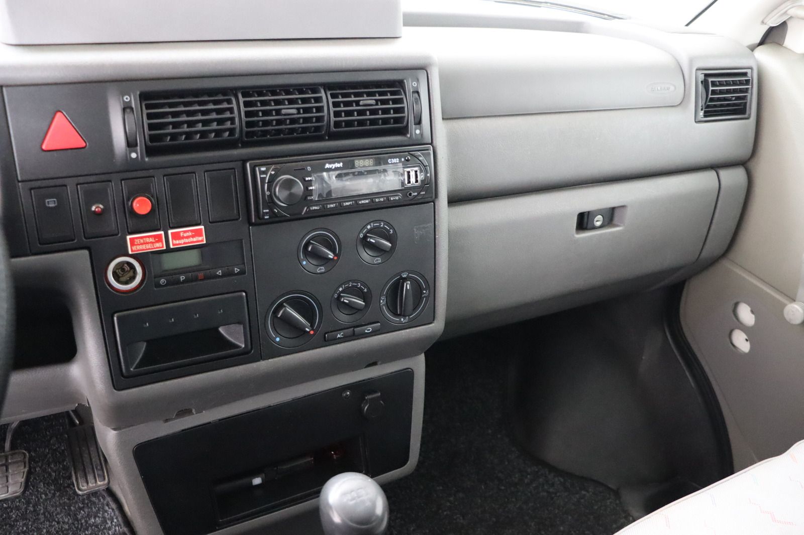 Fahrzeugabbildung Volkswagen T4 Kombi 2.5 syncro *Klima Allrad * Bett * Zelt