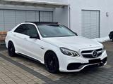 Mercedes-Benz E 500 4MATIC AMG*Kamera*Keyless-Go*Panorama - gebrauchte Mercedes-Benz E 500 aus dem Jahr 2013