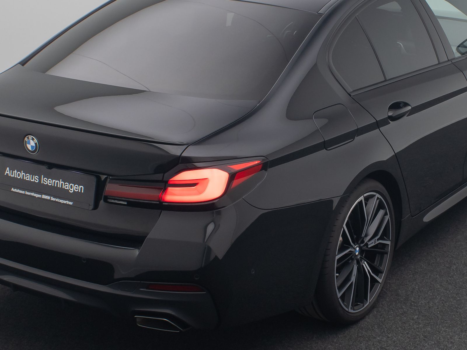 Fahrzeugabbildung BMW 530d M Sport Kamera DAB HiFi 4Klima Alarm 20Zoll