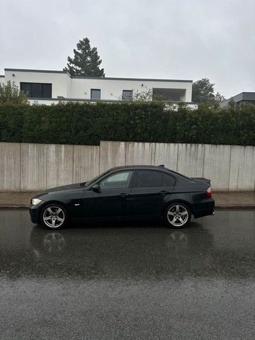 BMW E90 325i Vollausstattung