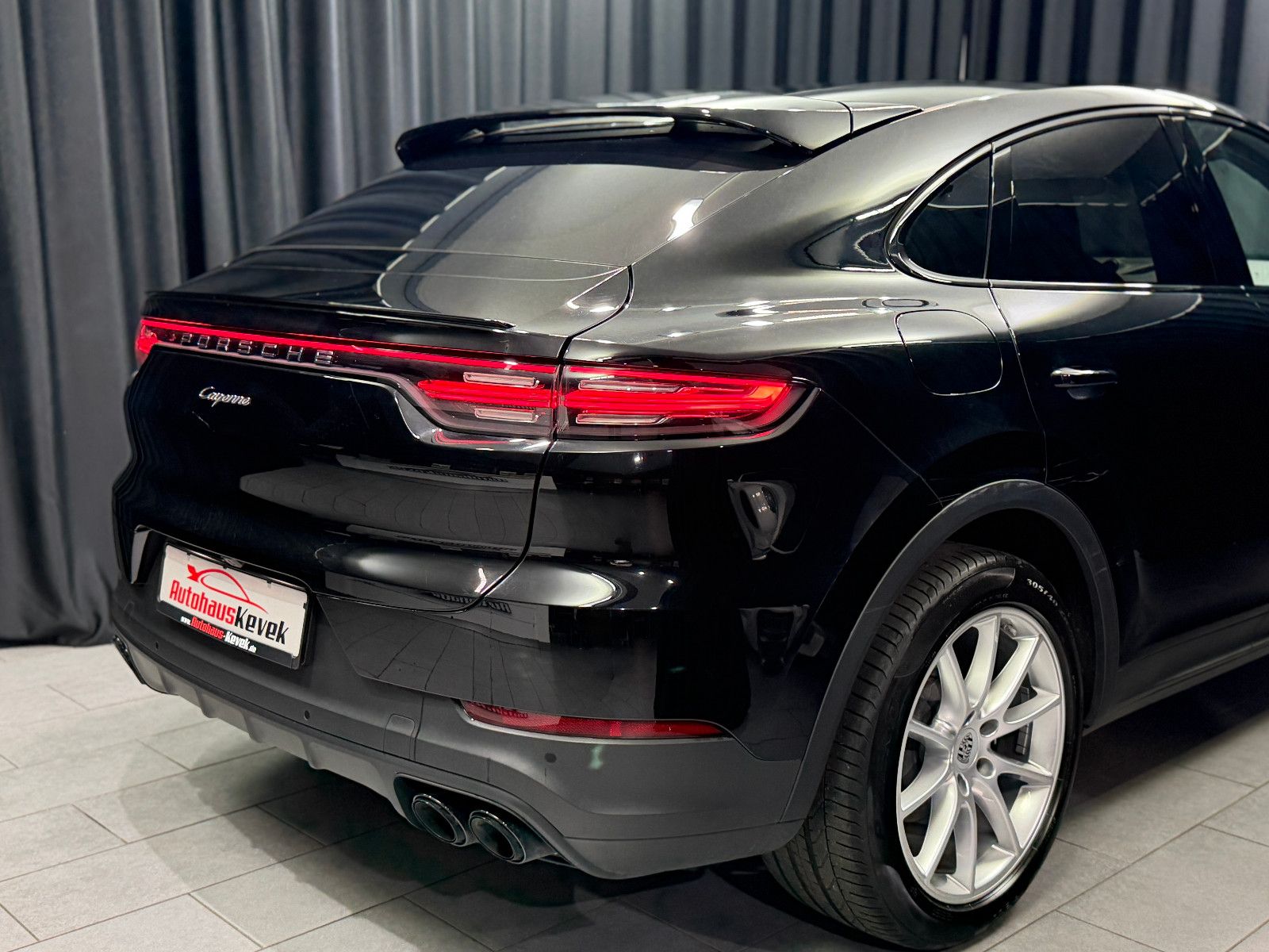 Fahrzeugabbildung Porsche Cayenne Coupe Basis |LED|LUFT|STDHZ