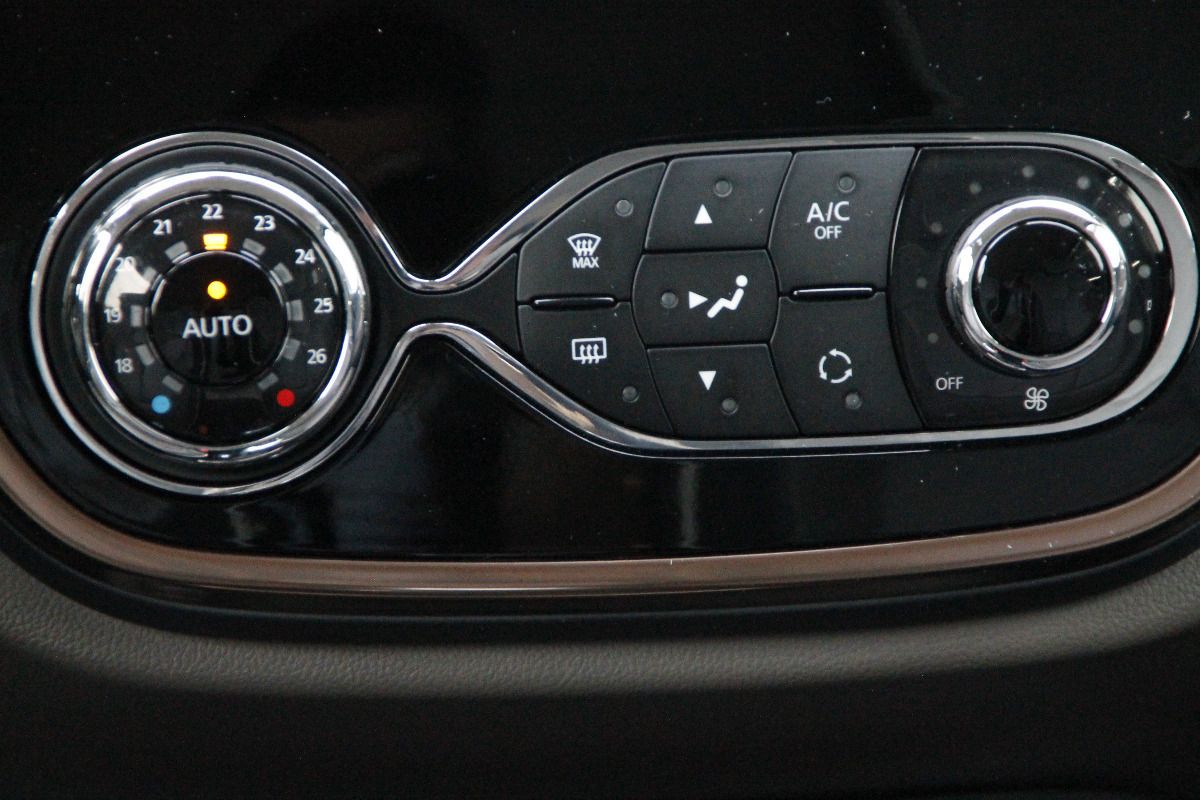 Fahrzeugabbildung Renault Captur Elysee