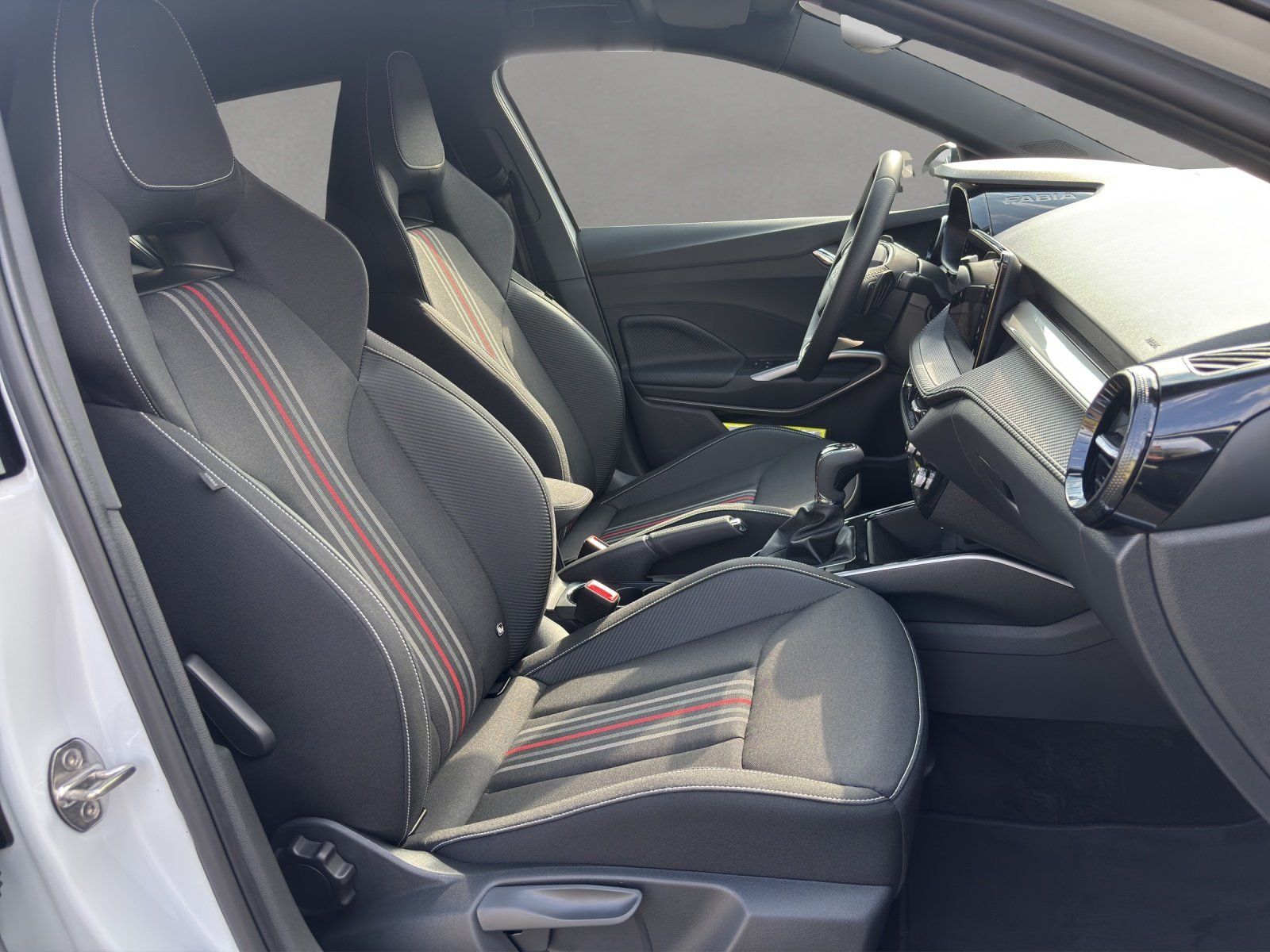 Fahrzeugabbildung SKODA Fabia 130 1,5 TSI 130 kW DSG MATRIX/ACC/RFK/RS