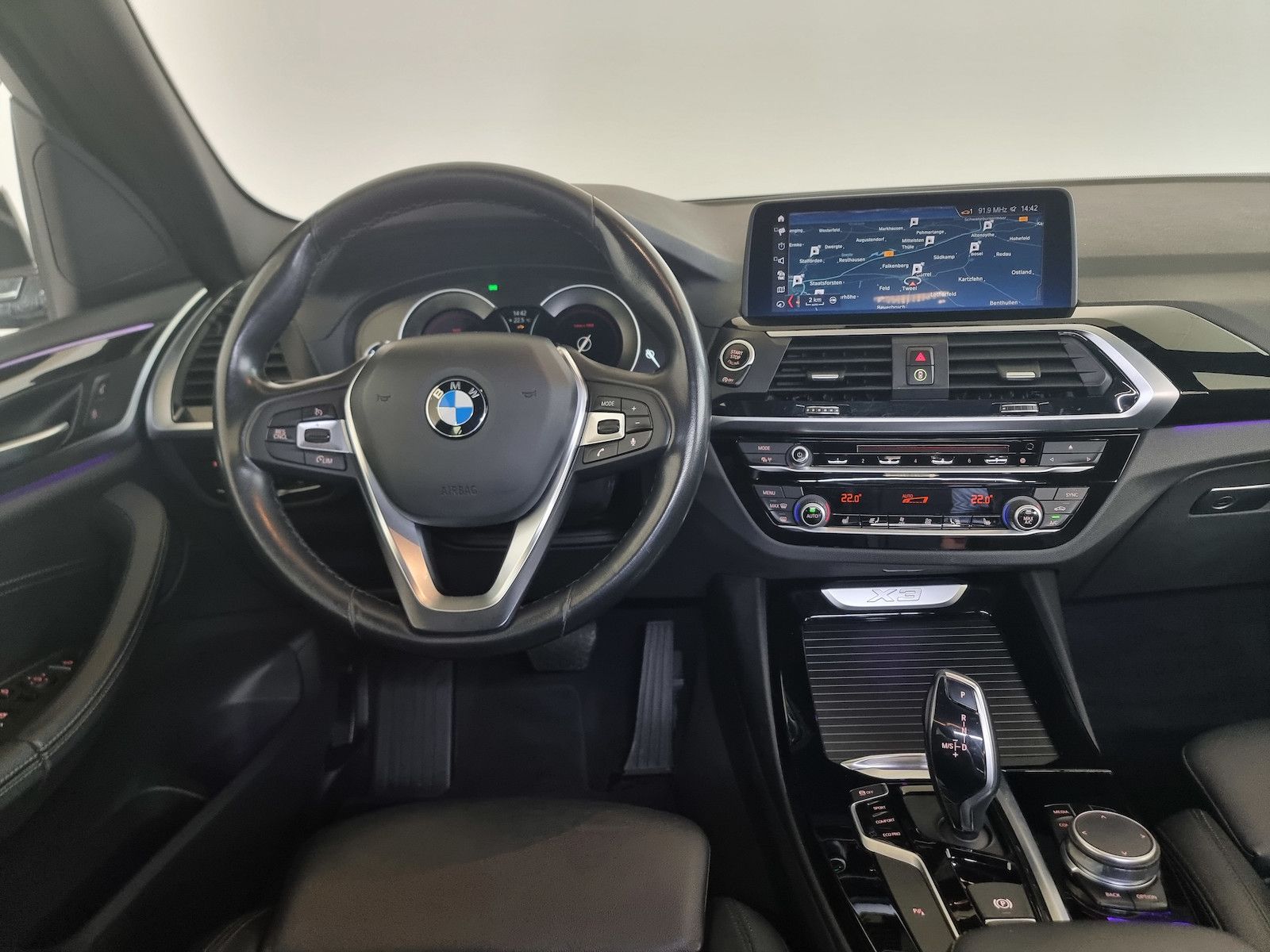 BMW X3 2.0 dA sDrive18 xLine LED AHK HeadUp Hifi foto 10