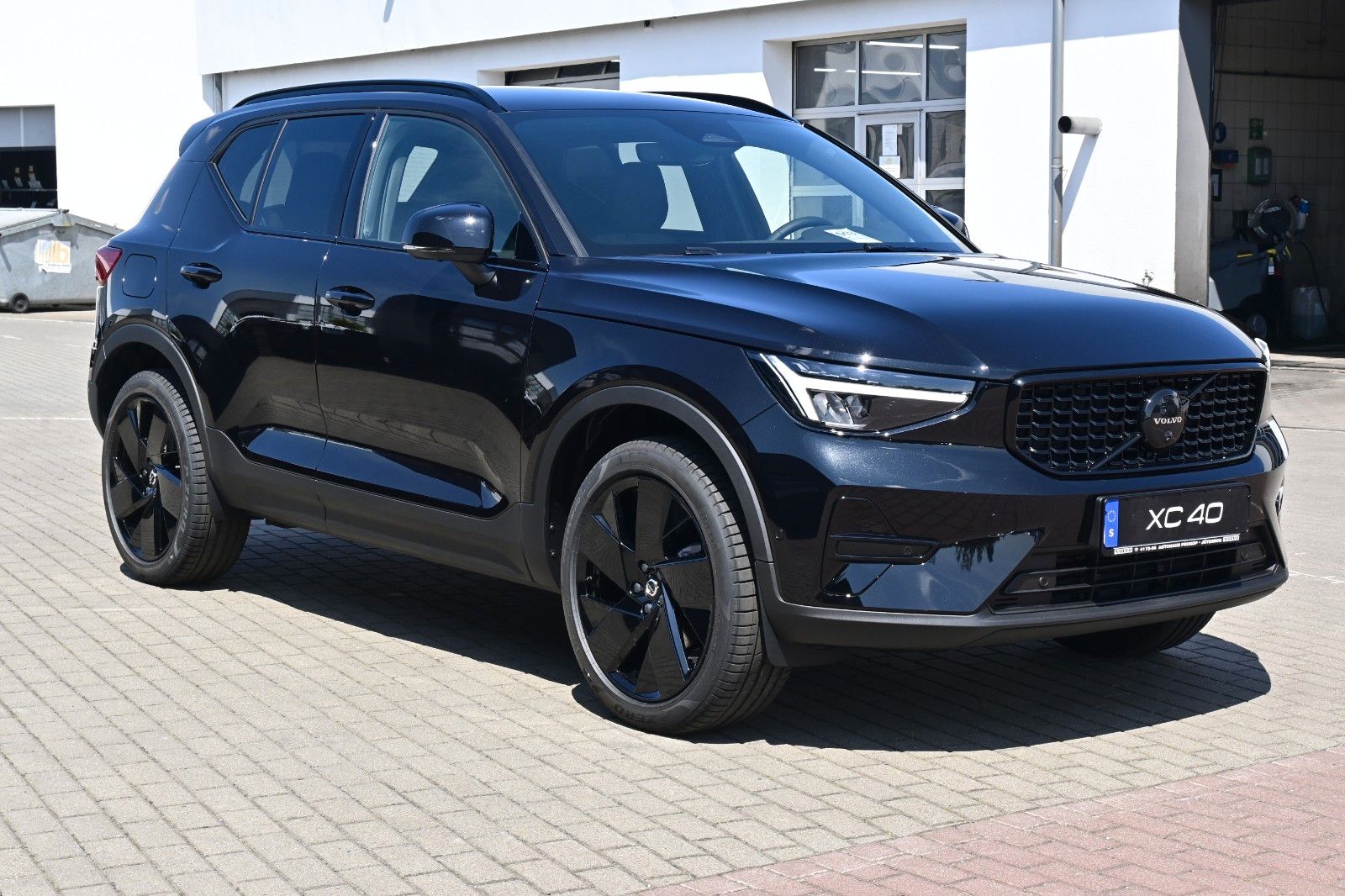 Fahrzeugabbildung Volvo XC40 B3 DKG Plus Black Edition*PANO*360°*ACC