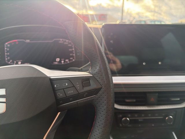 Arona FR 1,0 TSI DSG *LED+NAVI+SHZ+PDC+KAMERA*