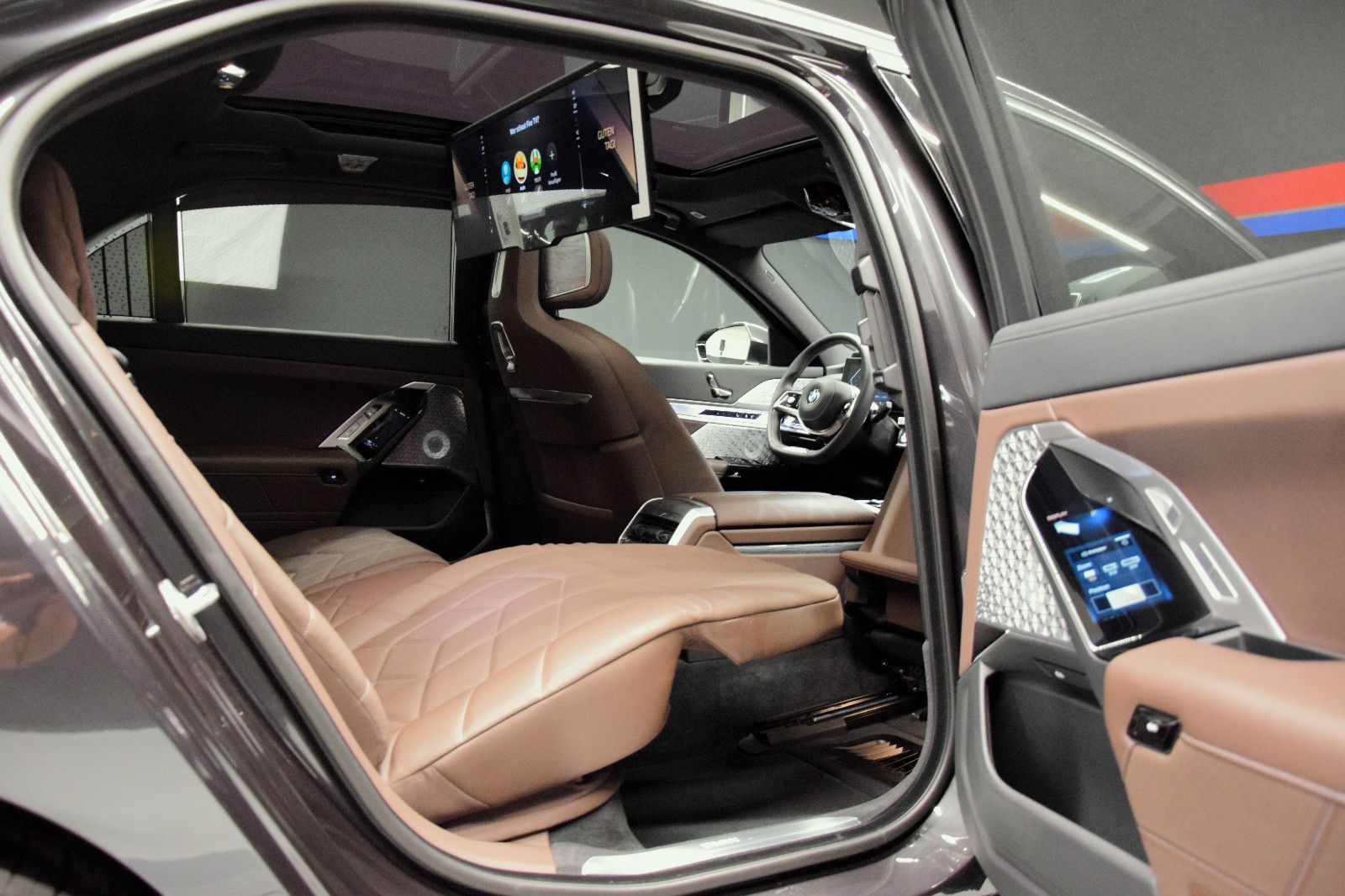 Fahrzeugabbildung BMW 740 d xDrive Kristall Panorama TV Bowers & Wilki