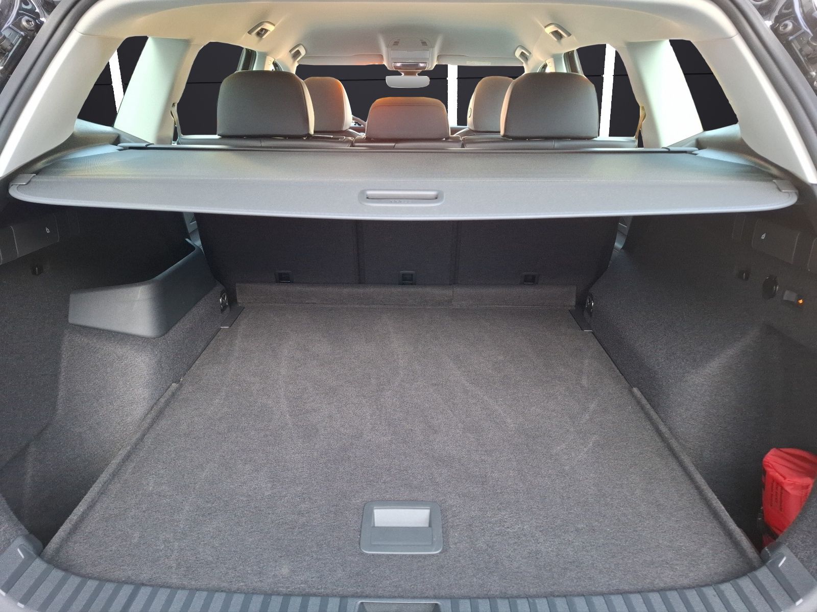 Fahrzeugabbildung Volkswagen Tayron TSI Life DSG 4M LED AHK Navi AID HUD ACC