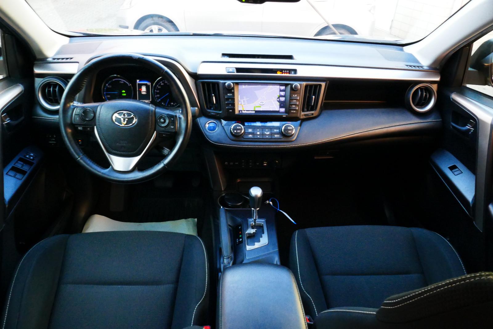 TOYOTA RAV 4 155CH - BVA - 1ERE MAIN - HAYON ÉLECTRIQUE - 75.342 KMS