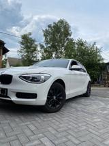 BMW 116i Advantage Paket Plus - BMW 116 mit Benzin-Antrieb: Limousine, 116i Advantage