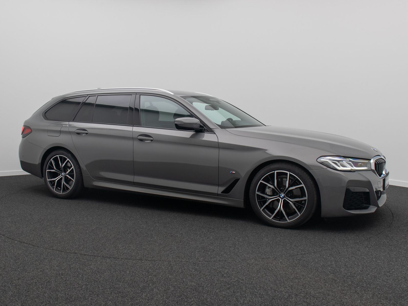 Fahrzeugabbildung BMW 540d xD M Sport Laser HUD DAB HiFi ACC Komfort