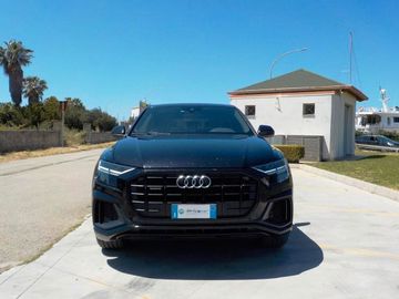 Audi Q8 - 2
