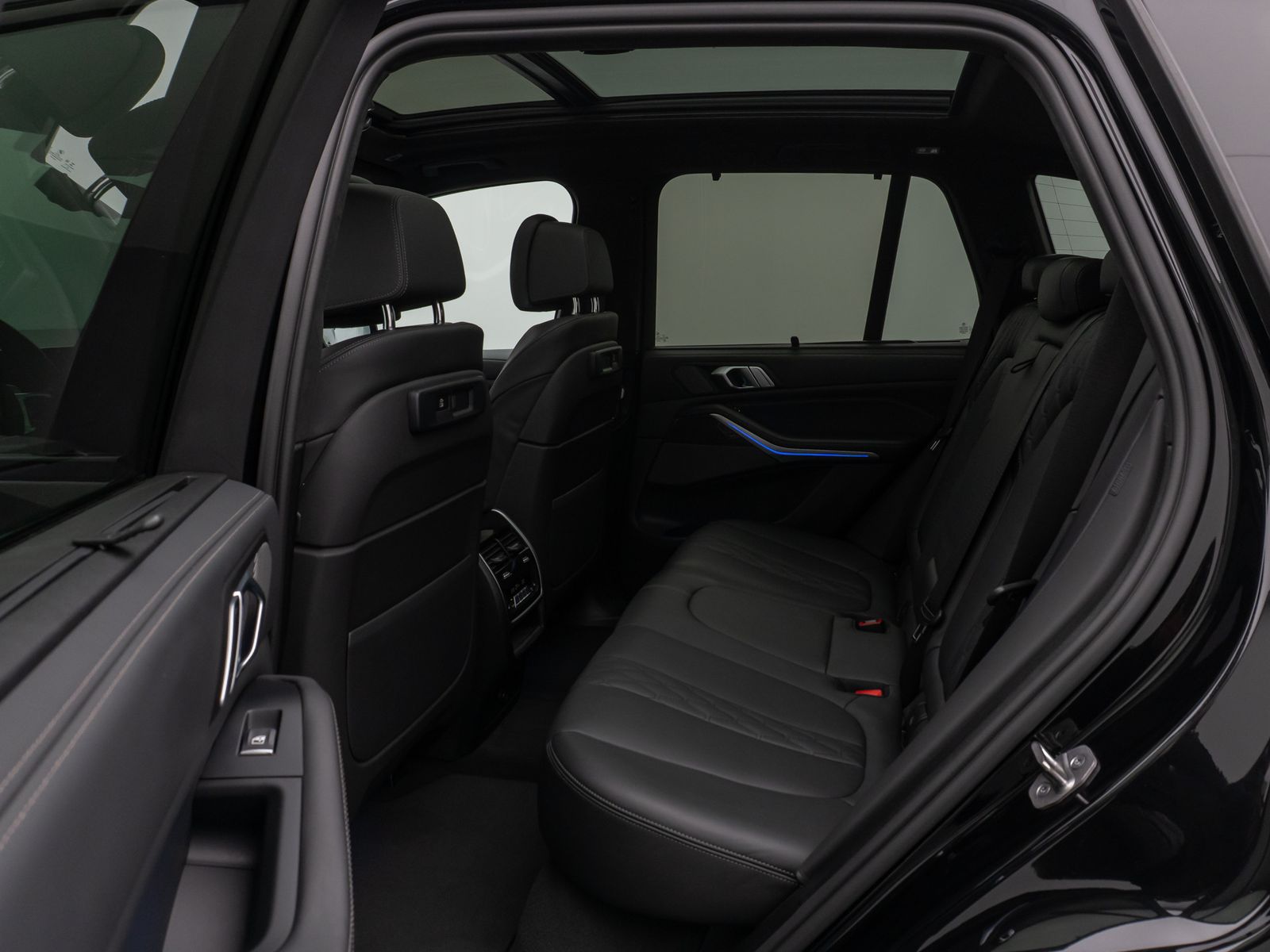 Fahrzeugabbildung BMW X5 xD40d M Sport 360°Laser HUD DAB H/K AHK ACC