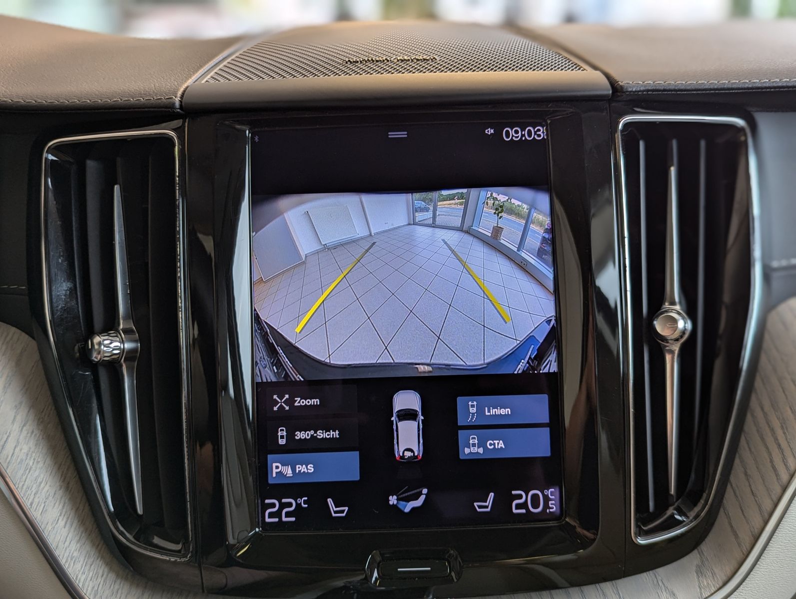 VOLVO XC60 Inscription HUD Harman H/K Pano Cam 360° - Image 28