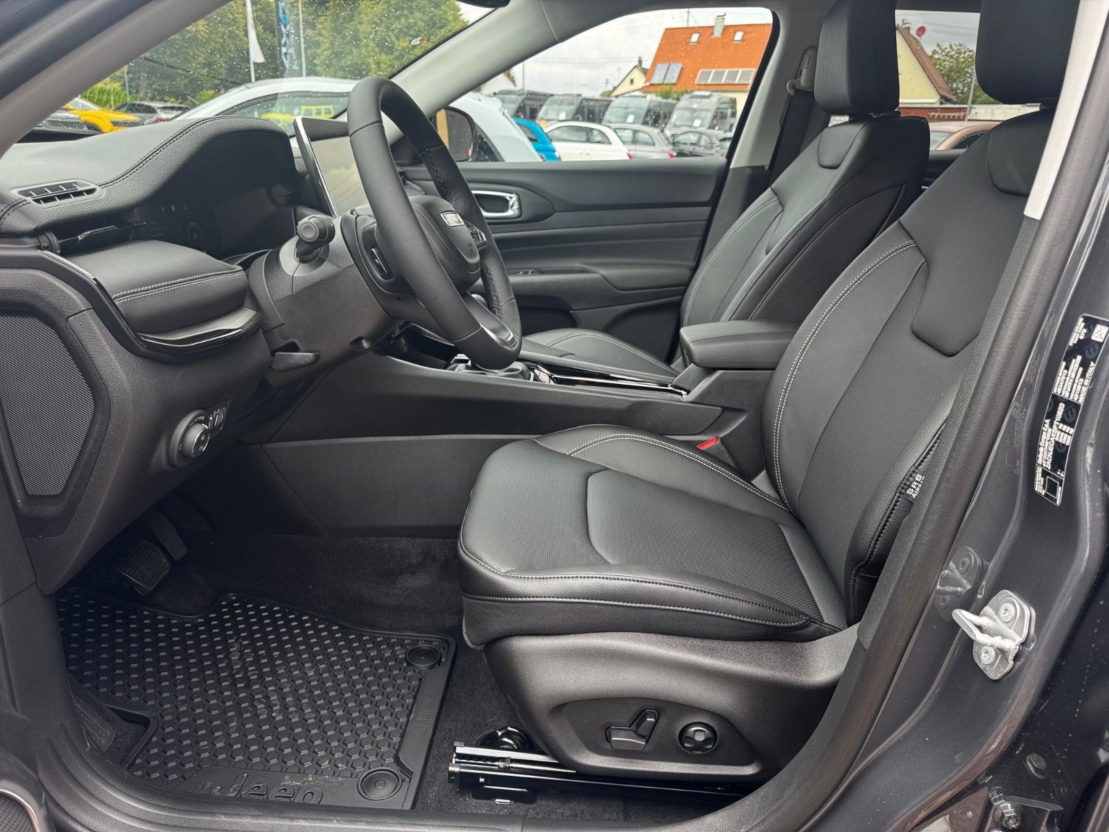 Fahrzeugabbildung Jeep Compass 1.5l Summit Navi ACC Sitzbelüftung  LED