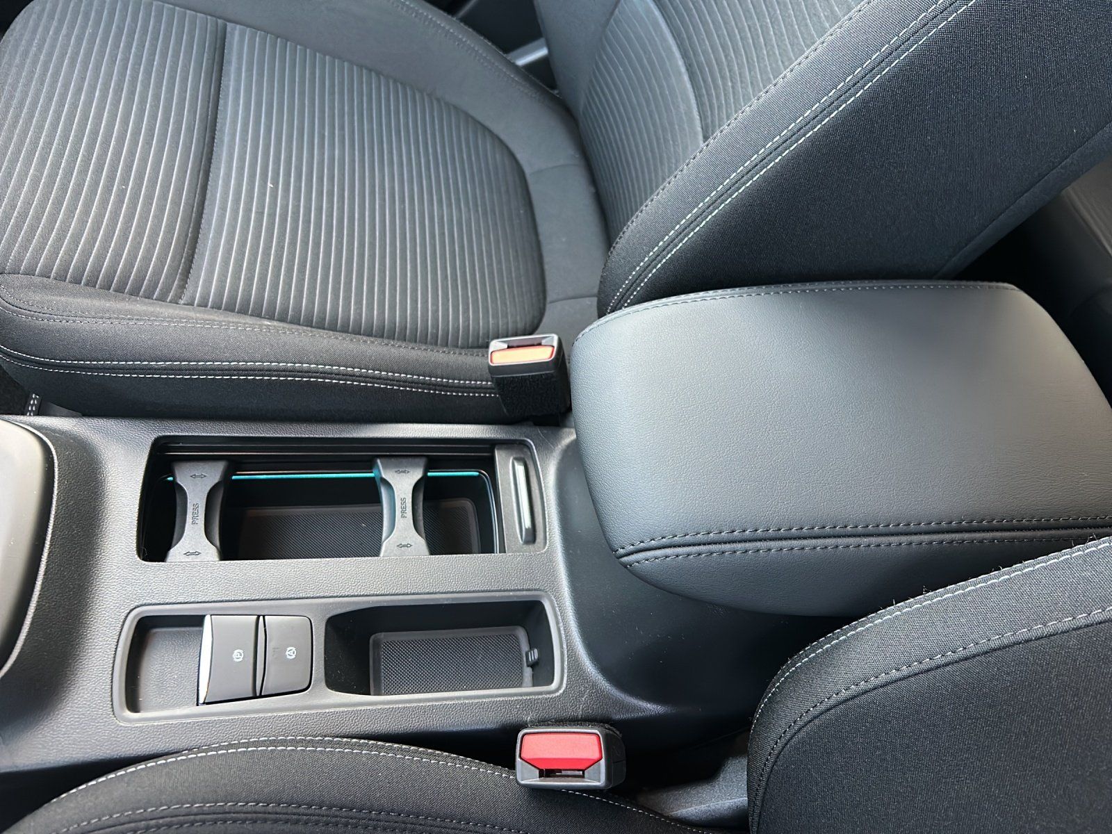 Fahrzeugabbildung Ford Focus Titanium x Winter Pak. B&O LED Schein. 17z