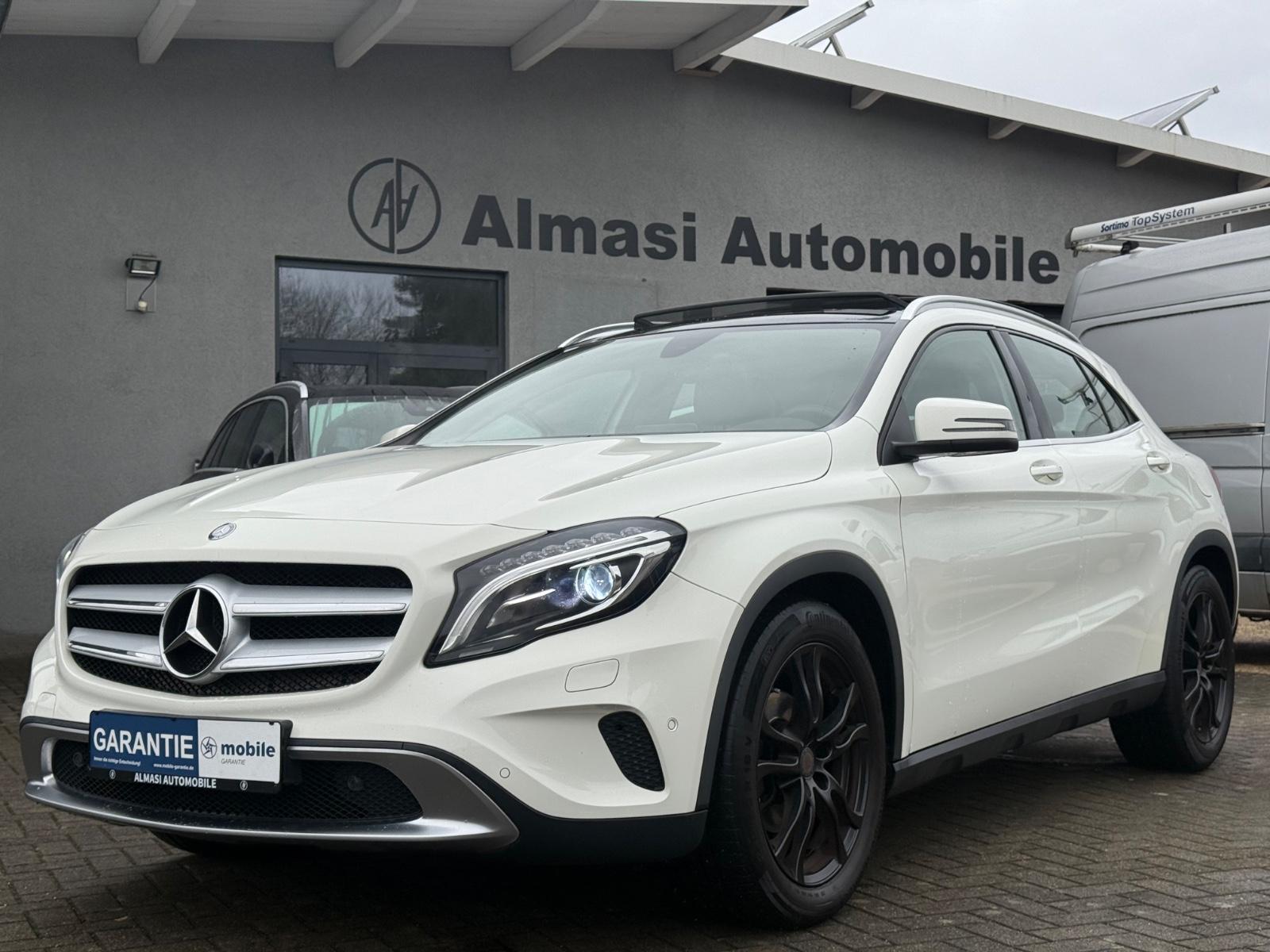 Mercedes-Benz GLA 200 / VOLLLEDER / PANO / LED / SERVICE NEU