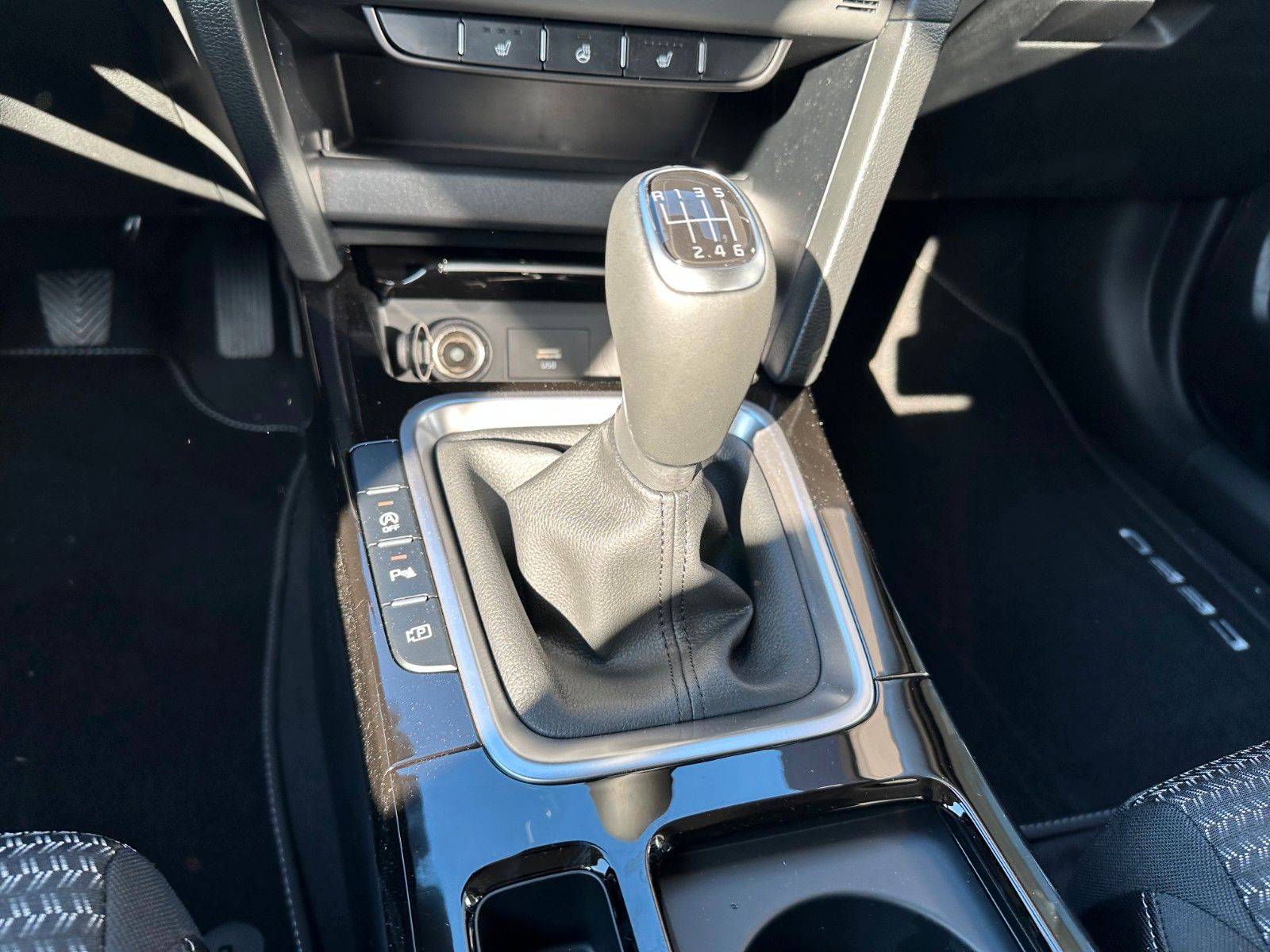 Fahrzeugabbildung Kia cee'd / Ceed 1.0 T-GDI Ultimate Edition MT