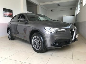 Alfa-Romeo Stelvio - 2