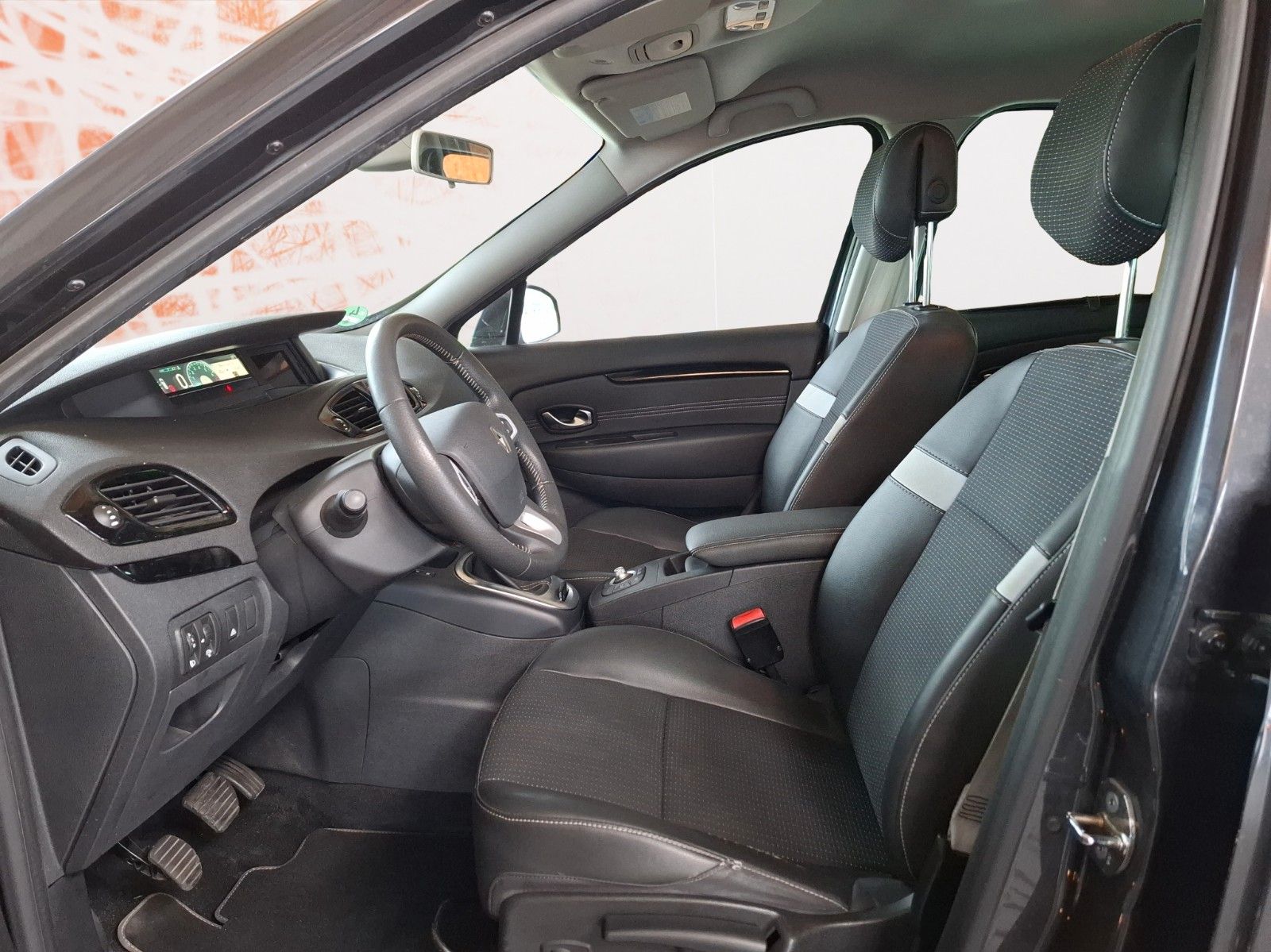 Fahrzeugabbildung Renault Scenic III BOSE Edition * 2. Hand * Navi * SZH *