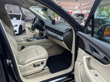 Audi Q7 - 11