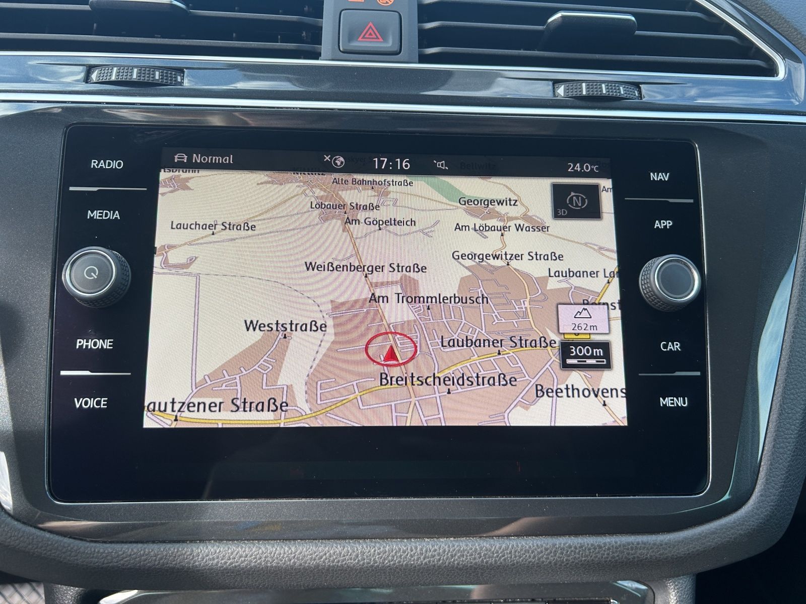 Fahrzeugabbildung Volkswagen Tiguan TDI HL 4M LED STH AHK Navi AID ACC SHZ RF