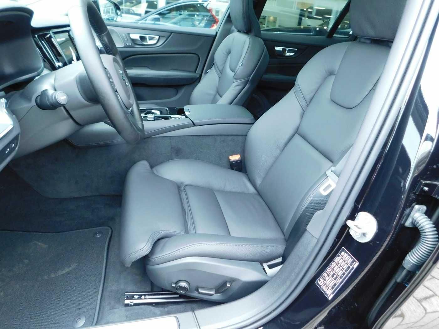 Fahrzeugabbildung Volvo V60 Plug-In-Hybrid T6 Plug-in Hybrid AWD Plus Br