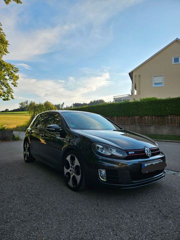 Volkswagen Golf 2.0 TSI GTI VI