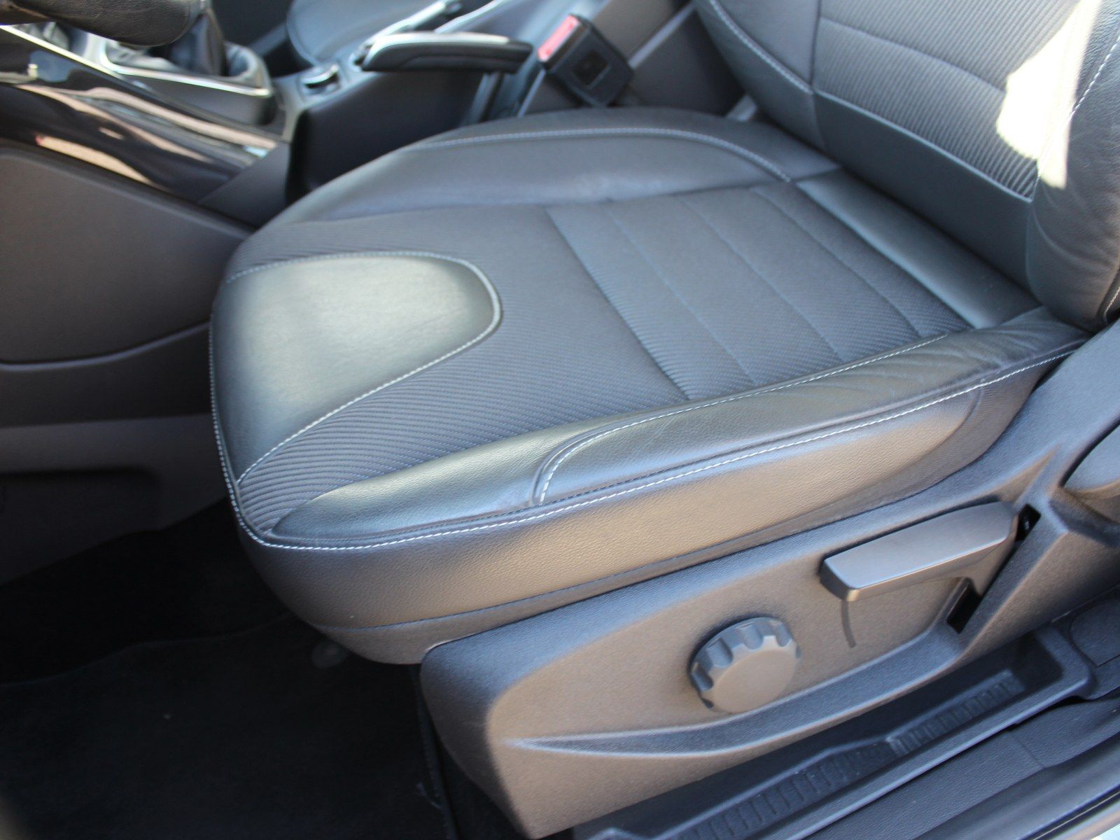 Fahrzeugabbildung Ford Kuga Titanium 1,5 EcoBoost Start/Stopp