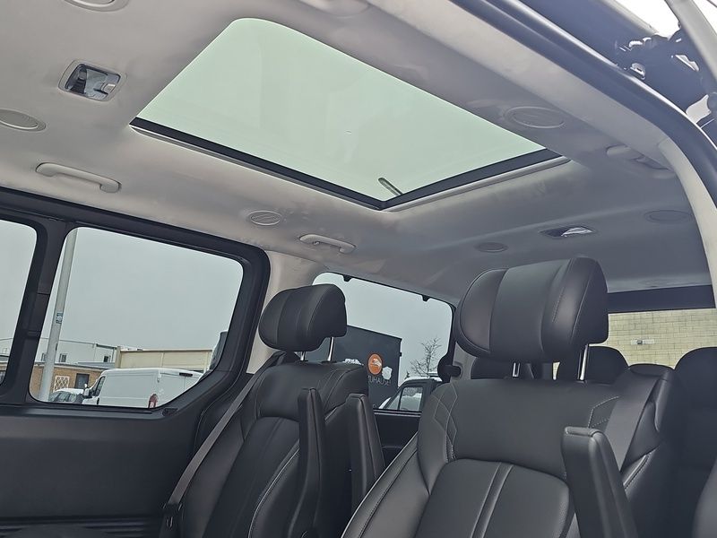 Fahrzeugabbildung Hyundai STARIA HEV 7-Sitzer Signature Panoramadach