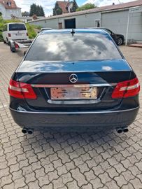 Mercedes E 200 - 3