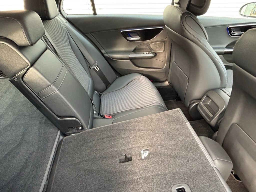 MERCEDES-BENZ C-Class 2025