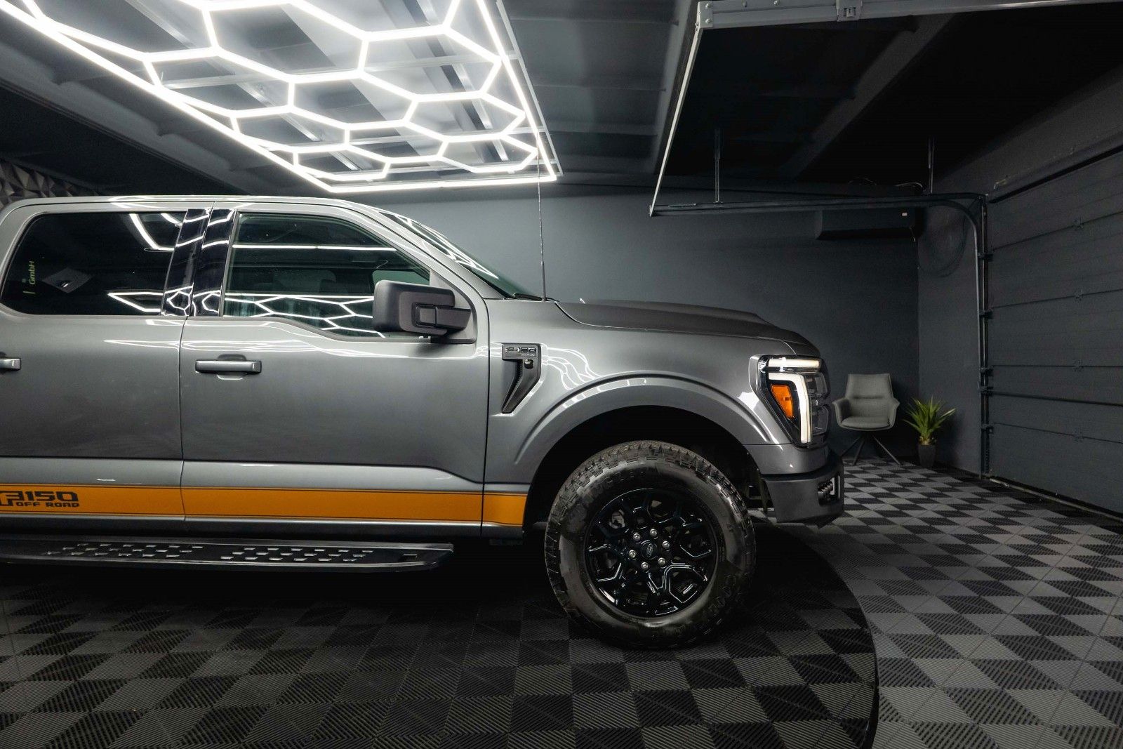 Fahrzeugabbildung Ford F150 5.0L V8 4x4 Offroad SuperCrew RAPTOR 19%