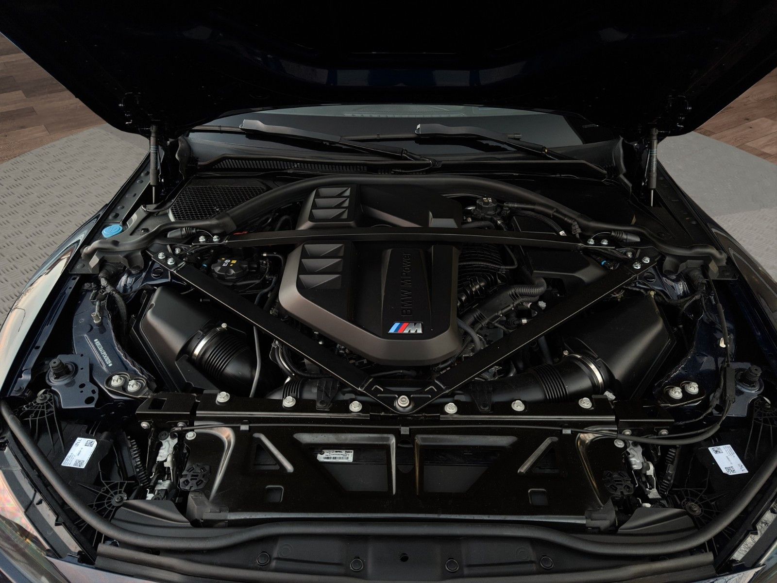 Fahrzeugabbildung BMW M4 Comp. Cabrio xDrive HUD/360°/H&K/Bhz.Lenk