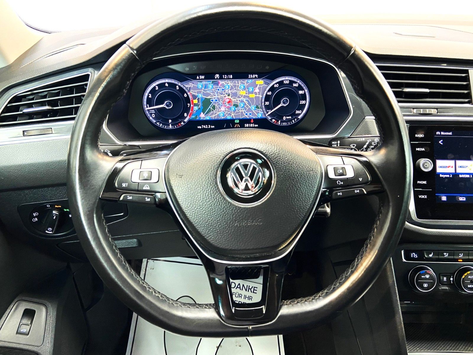 Volkswagen Tiguan Highline BMT 4 4Motion Automatik LED Navi foto 15