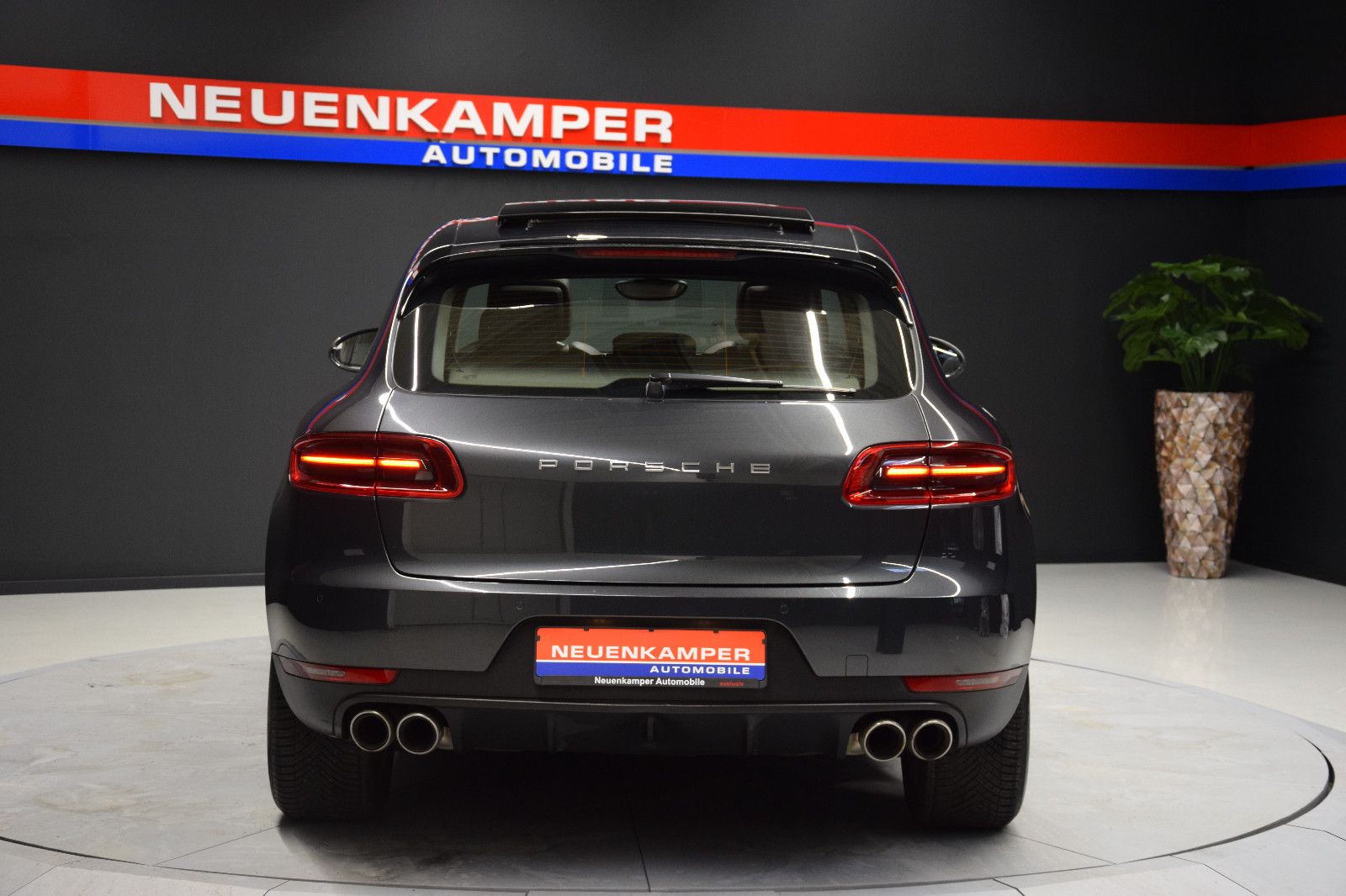 Fahrzeugabbildung Porsche Macan S Diesel 14-Wege Pano Bi-Xenon PASM Leder