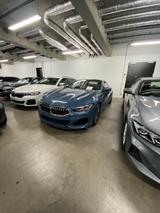 BMW M850i xDrive Coupé - - blaue BMW M850